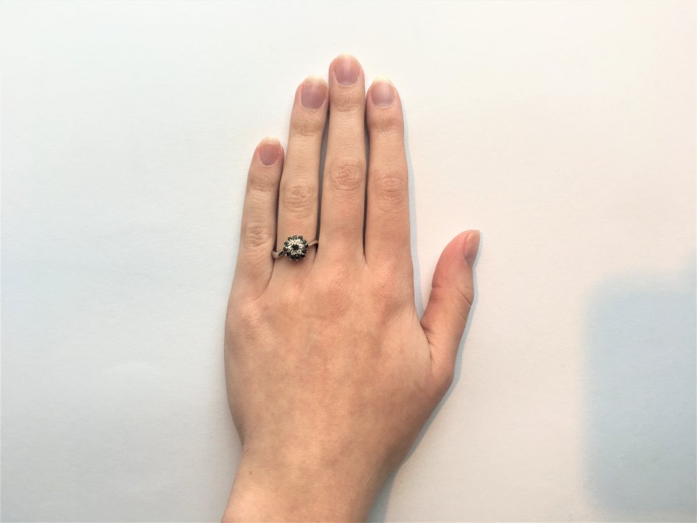 Antieke ringen - Witgouden ring met zwarte diamanten