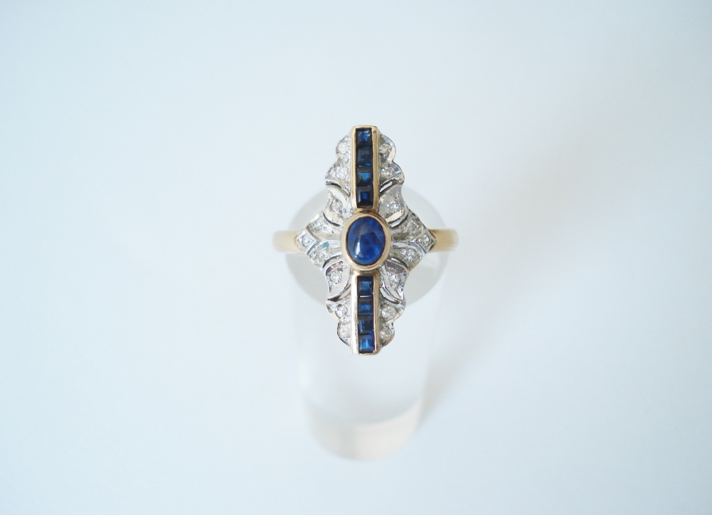 Antieke ringen - Verkocht Art Deco ring cabouchon saffier