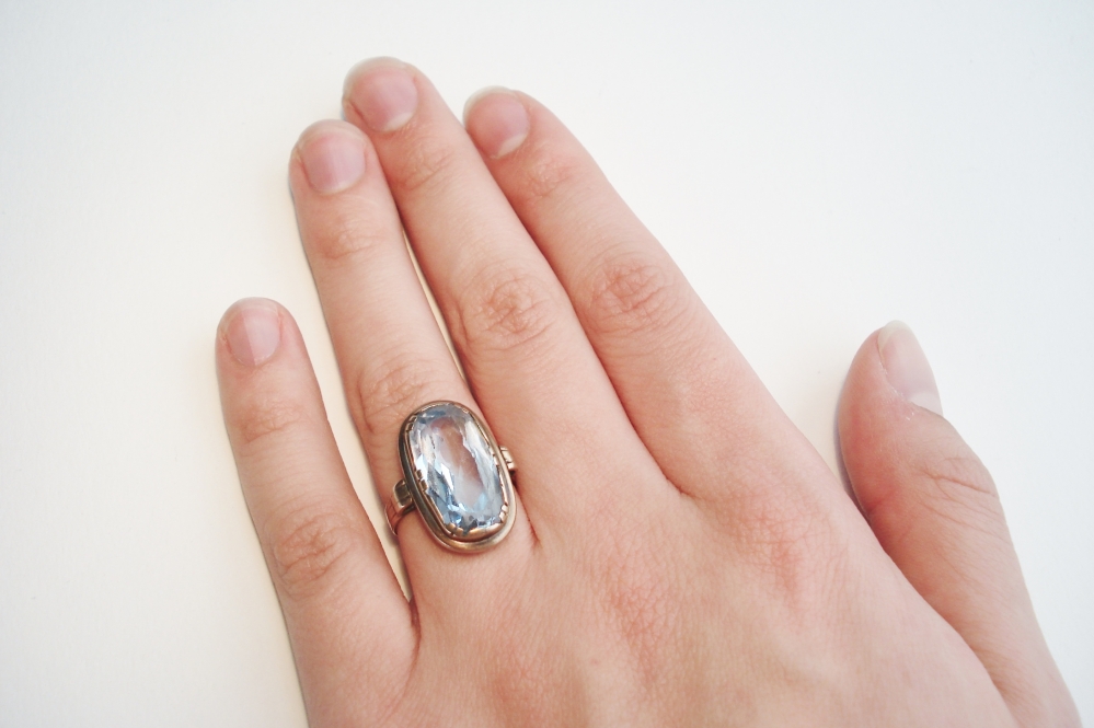 Antieke ringen - Verkocht Geelgouden ring topaas
