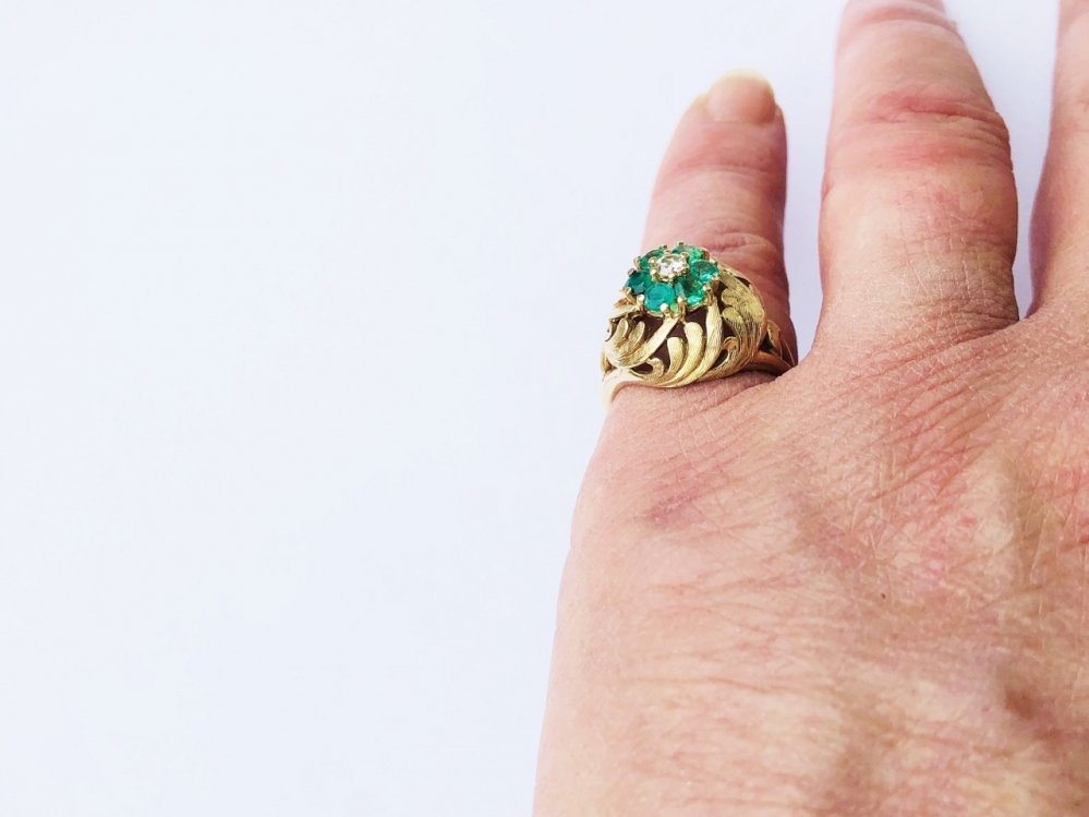 Antieke ringen - Geelgouden 60er jaren ring smaragd