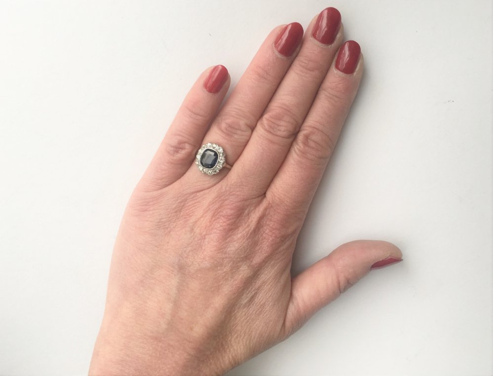 Antieke ringen - Verkocht Geel-witgouden ring saffier briljant