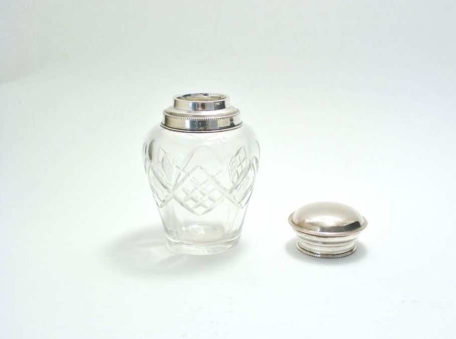 Antiek zilver overig - Kristallen theebus met zilveren dop