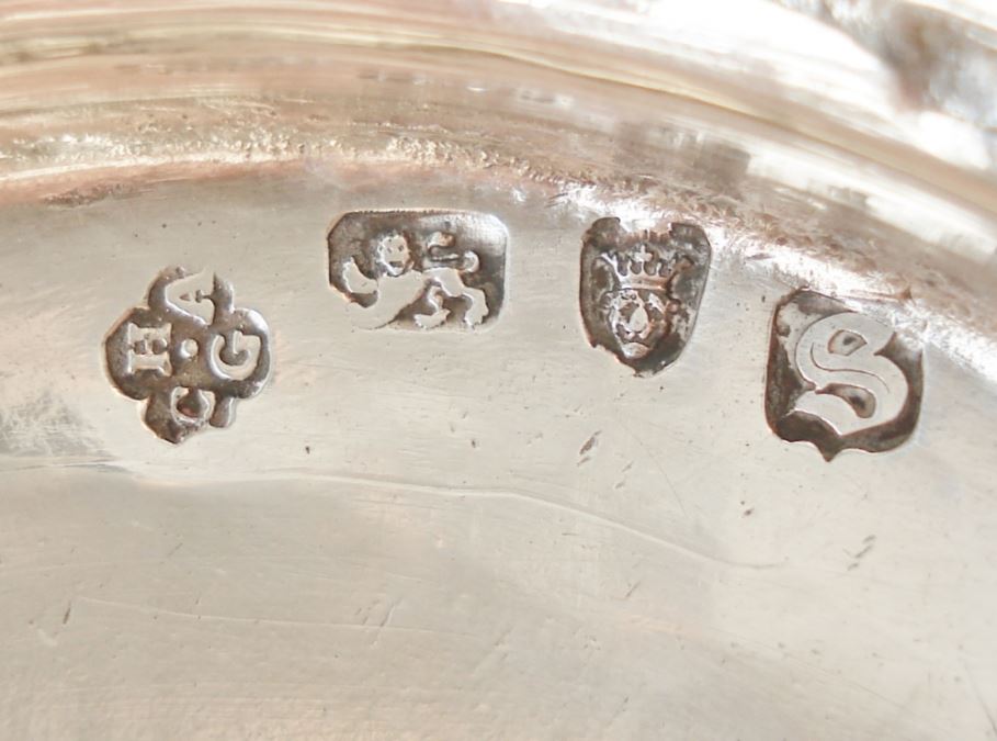 Antiek zilver overig - Een zeldzaam set zilveren bekers 18e eeuw Engels george III