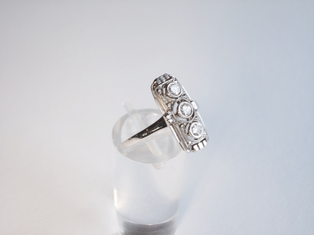 Antieke ringen - Verkocht Witgouden ring Art Deco