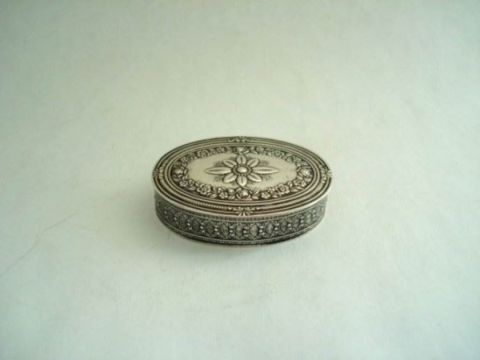 Antiek zilver overig - Verkocht Zilveren doosje