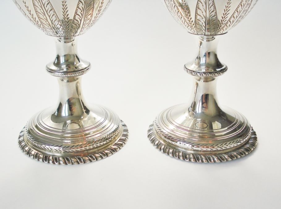 Antiek zilver overig - Een zeldzaam set zilveren bekers 18e eeuw Engels george III