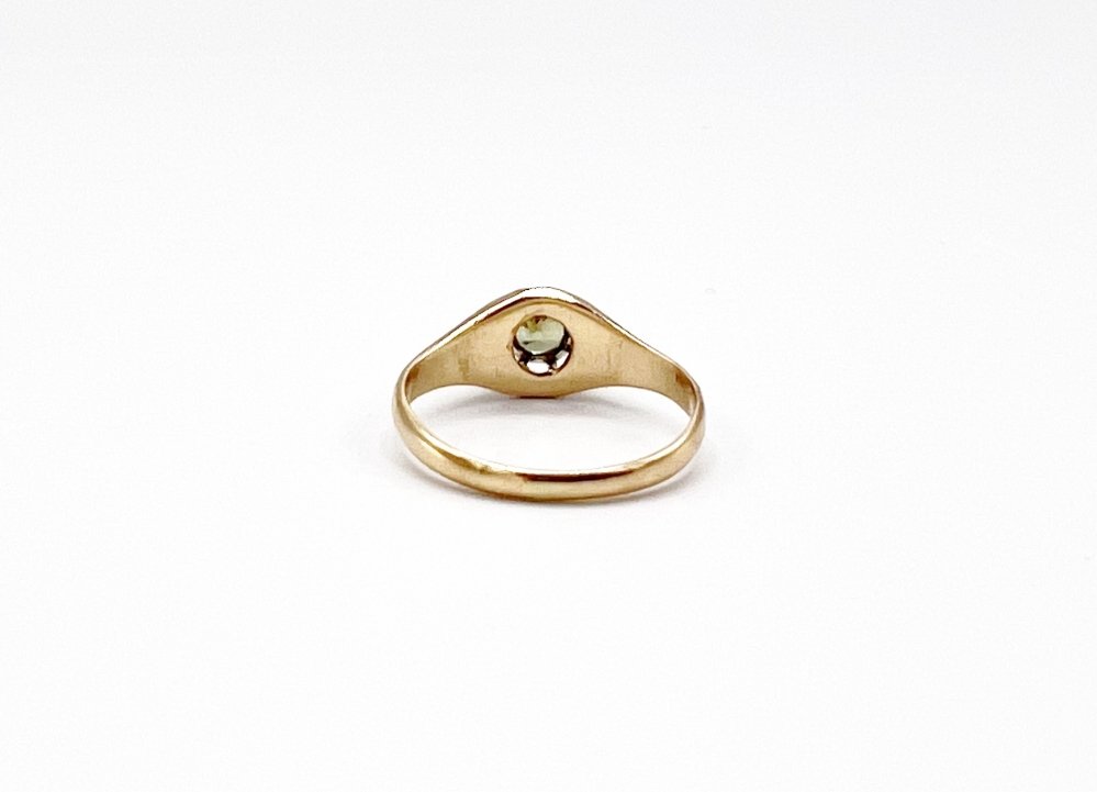 Antieke ringen -  Geelgouden vintage peridot ring 