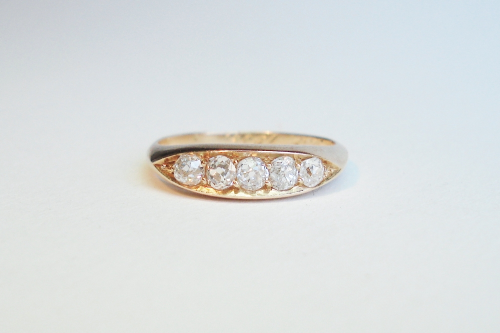 Antieke ringen - Verkocht Antieke rijring bolsjewiek diamanten