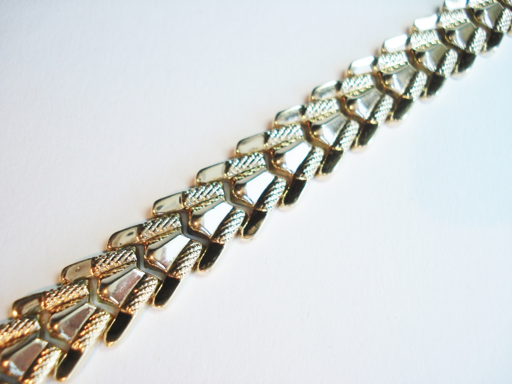 Kettingen en Armbanden - Verkocht Geelgouden schakelarmband 70er jaren