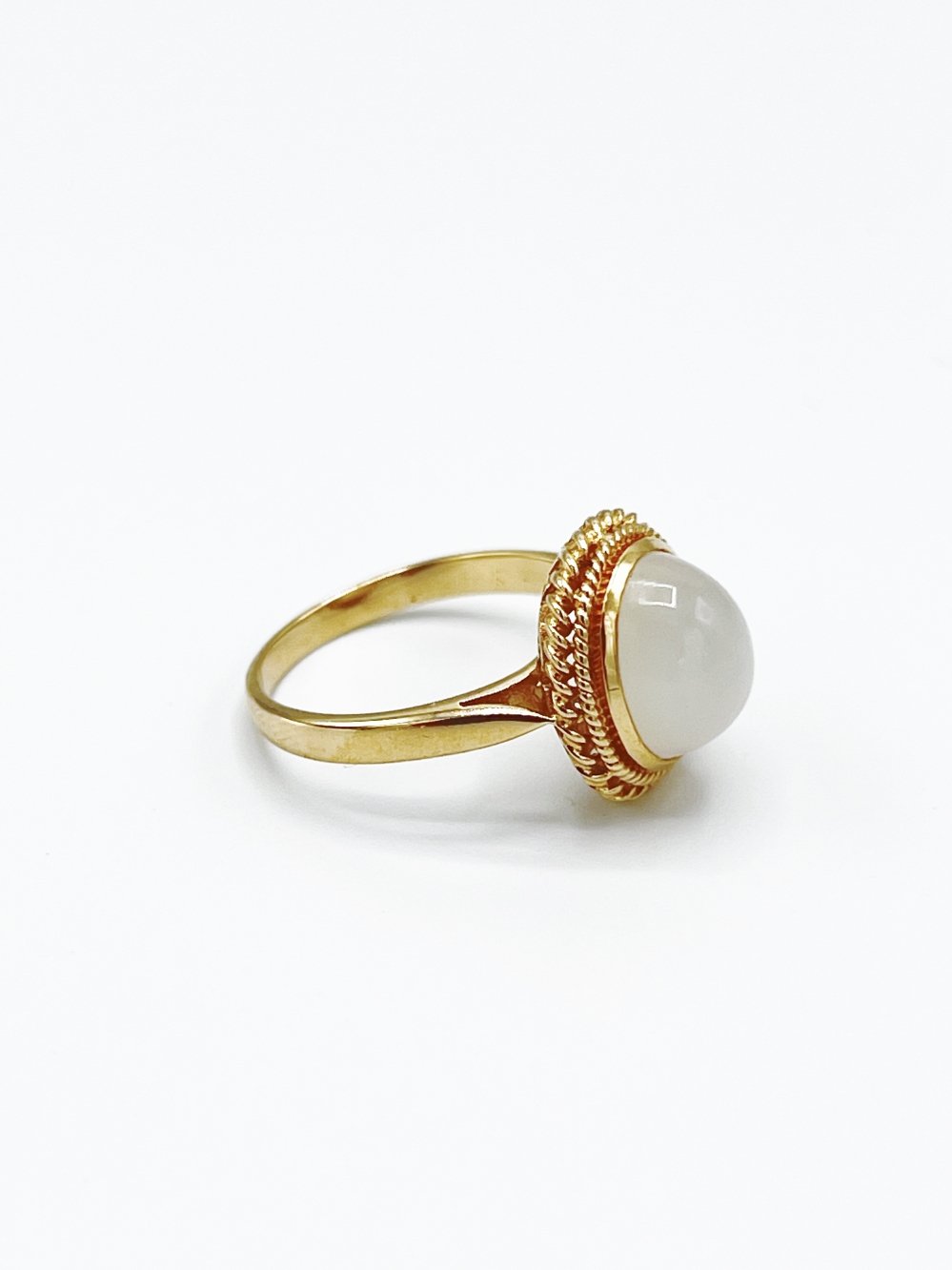 Antieke ringen - Gouden ring maansteen