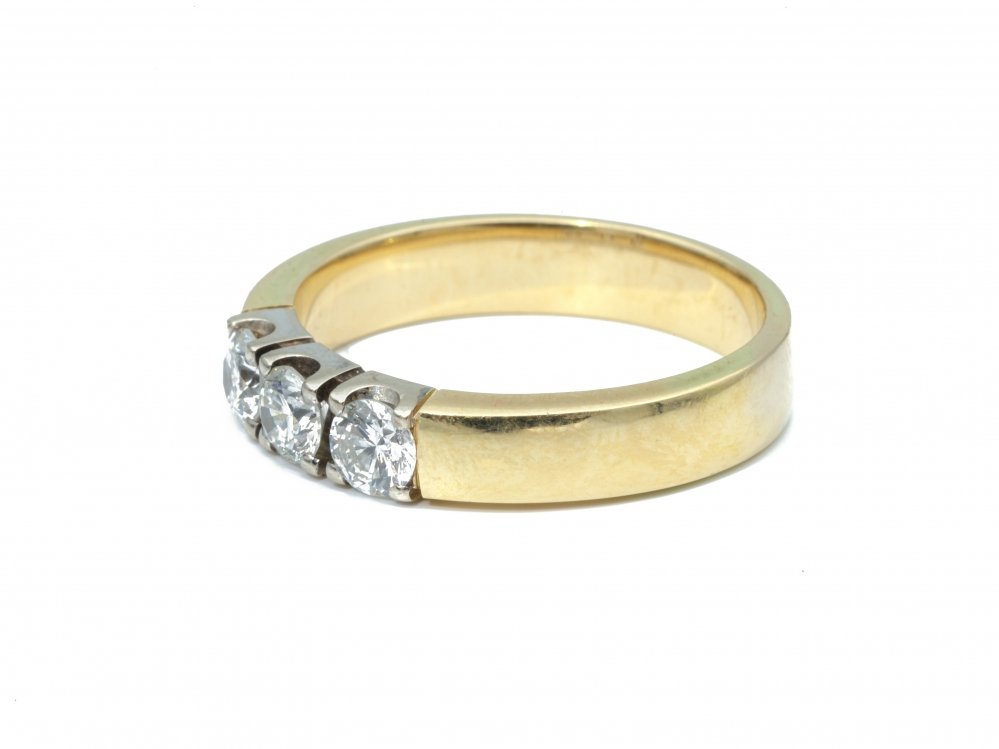 Antieke ringen - Gouden rijring 3 diamanten 0.75ct