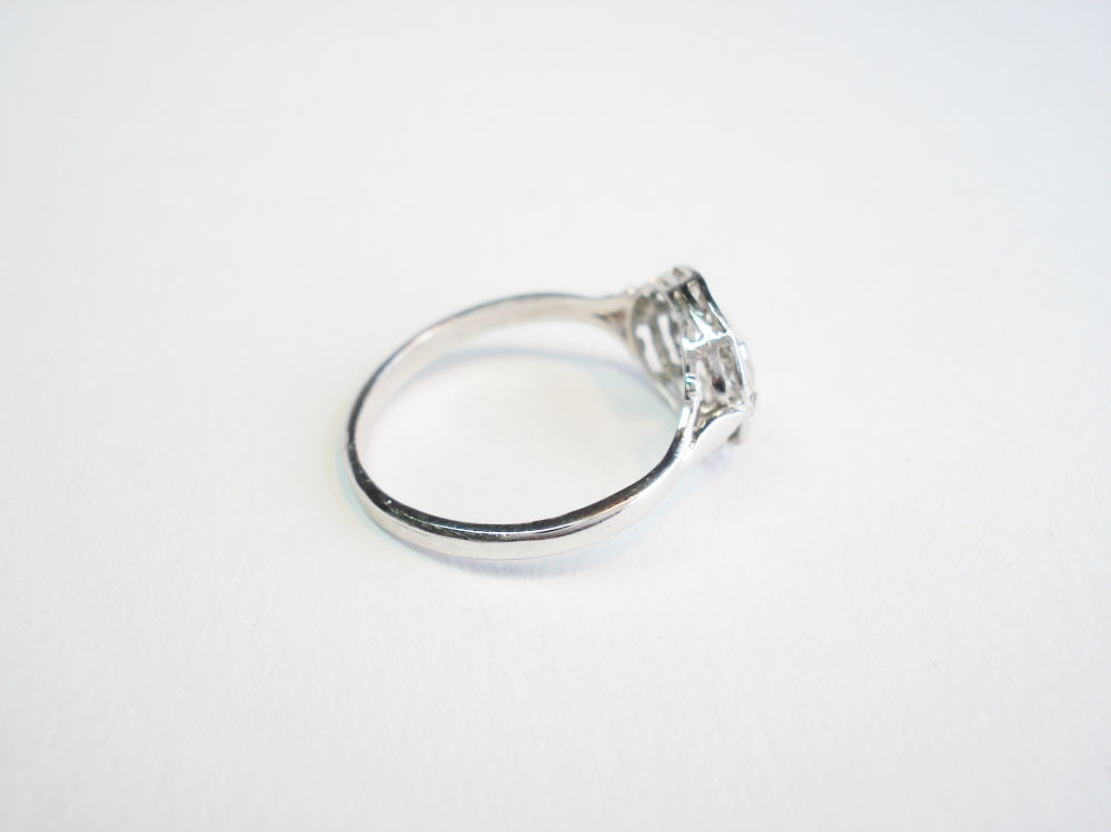 Antieke ringen - Verkocht Witgouden ring briljant 20er jaren