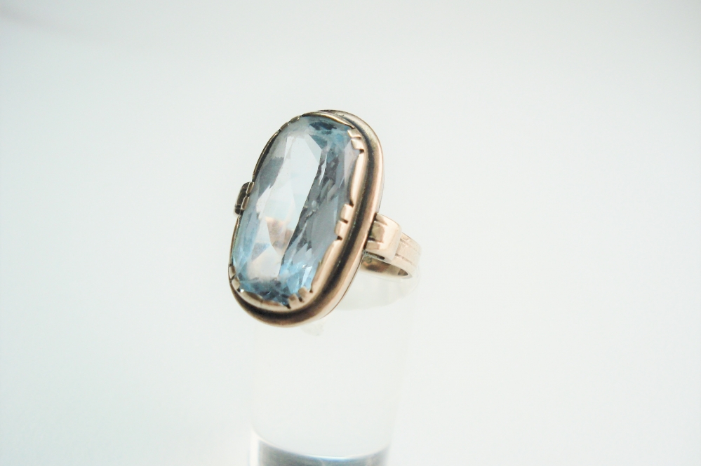 Antieke ringen - Verkocht Geelgouden ring topaas