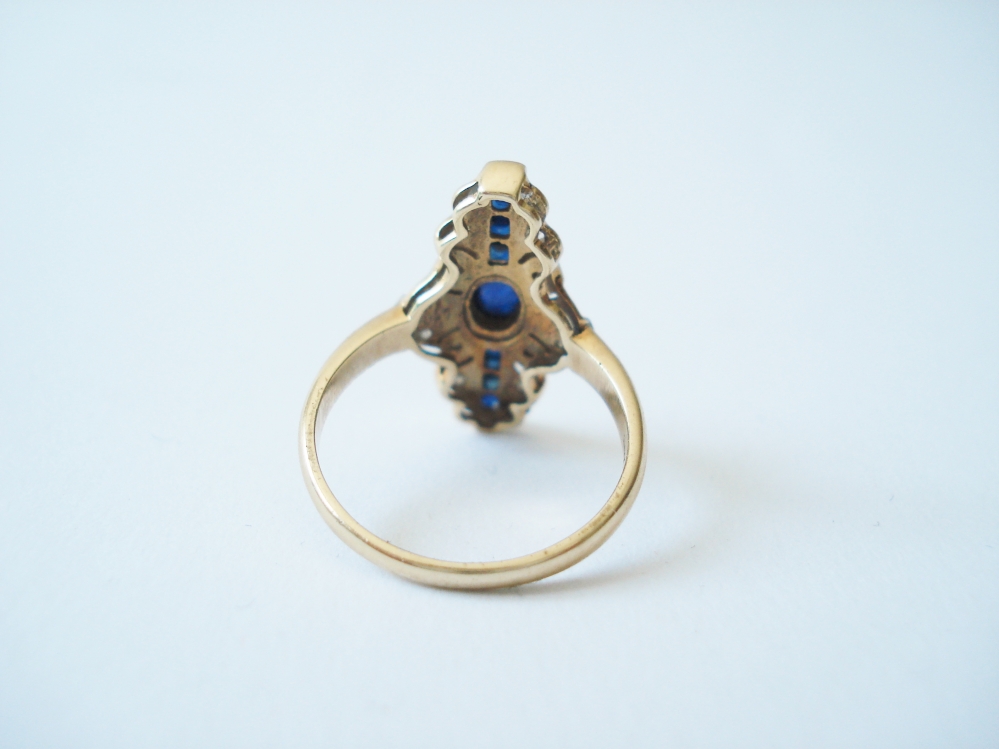 Antieke ringen - Verkocht Art Deco ring cabouchon saffier
