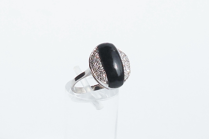 Antieke ringen - Verkocht Witgouden ring onyx briljant