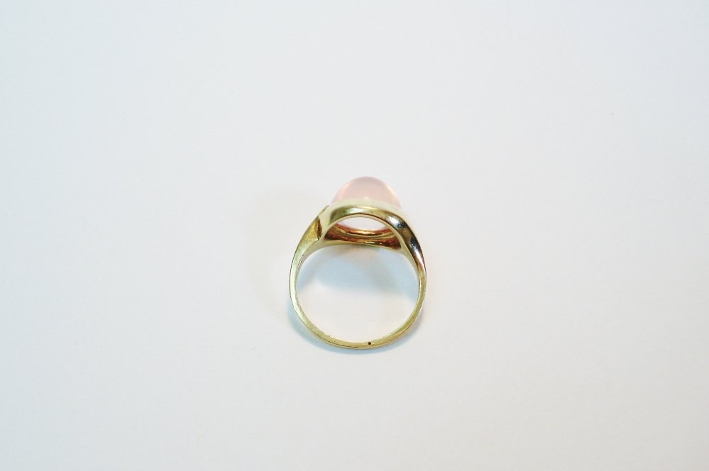 Antieke ringen - Verkocht 80er jaren ring met cabouchon rozenkwarts