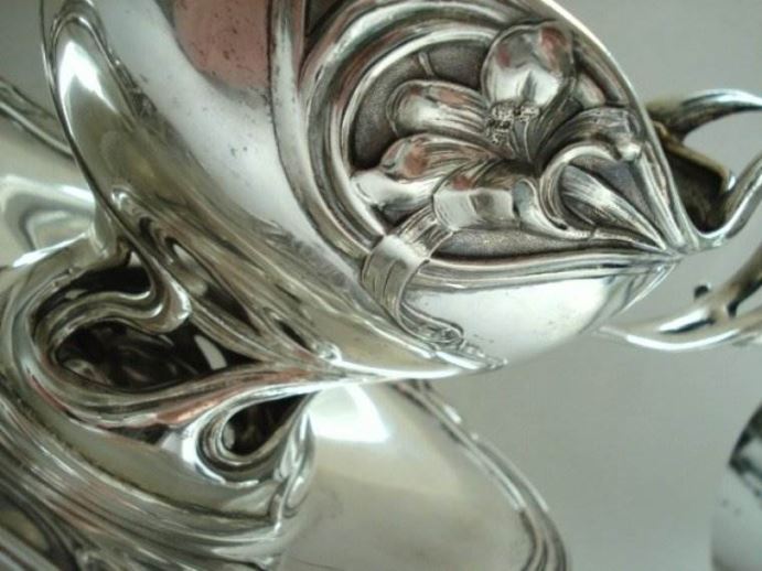 Antiek zilver overig - Zilveren Jugendstil Sauskom