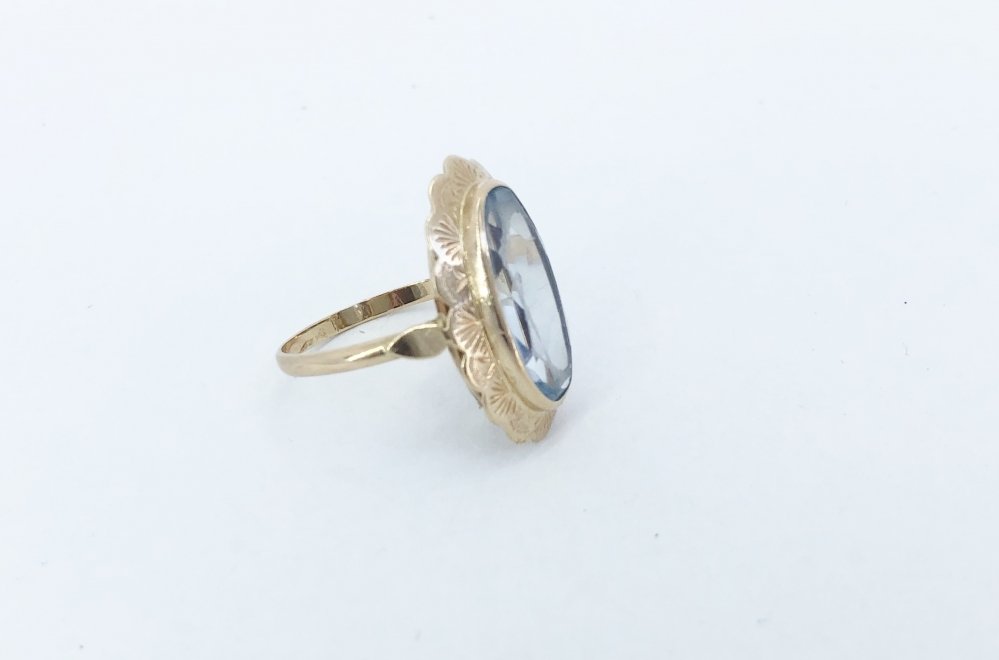 Antieke ringen - Geelgouden vintage ring topaas.