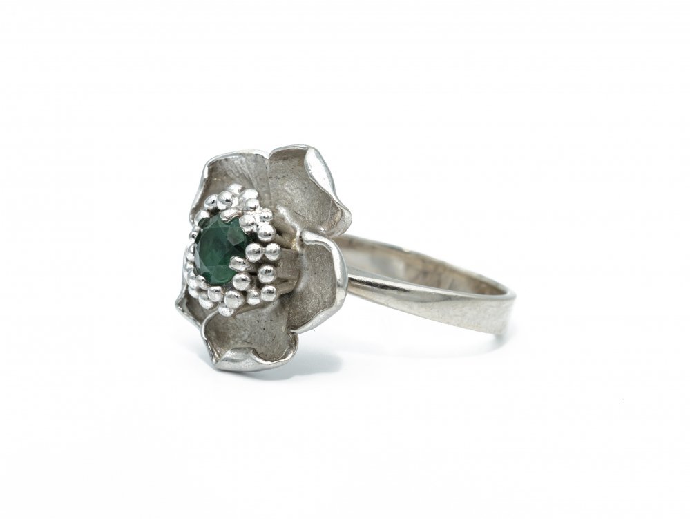 Antieke ringen - Verkocht Witgouden bloem ring toermalijn