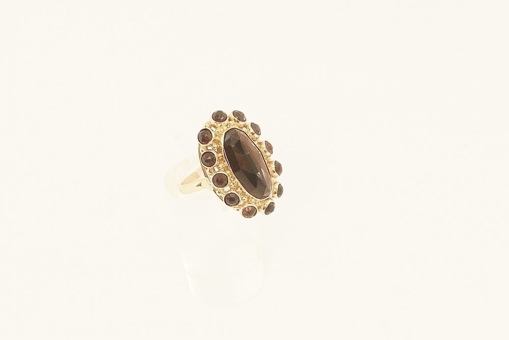 Antieke ringen - verkocht Geelgouden ring granaat